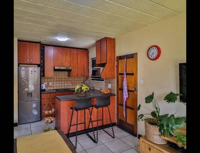 3 BEDROOM TOWNHOUSE FOR SALE IN LINMEYER